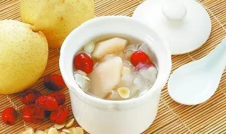 嗓子干嗓子痒可以喝绿豆汤吗,秋冬嗓子干痒咳喝什么汤