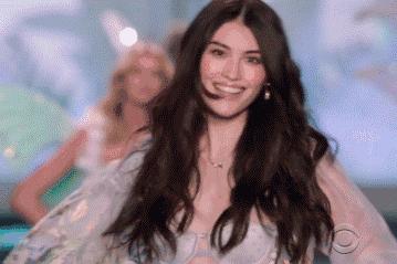 何穗奚梦瑶刘雯雎晓雯腿长度多少,何穗奚梦瑶秦舒培刘雯雎晓雯