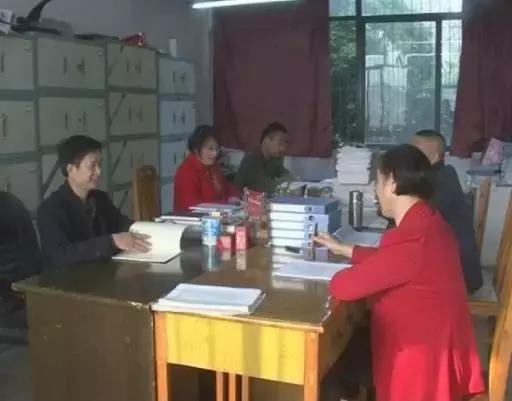 「干部塑型」用心血和汗水不断书写资中三中教育奇迹——记内江市优秀教育工作者沈国炳