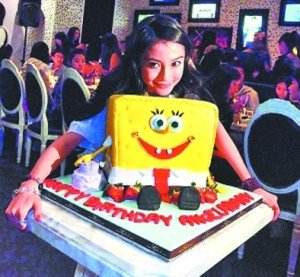 陈伟霆的生日蛋糕太别致了吧!原来明星过生日的蛋糕都这么有故事