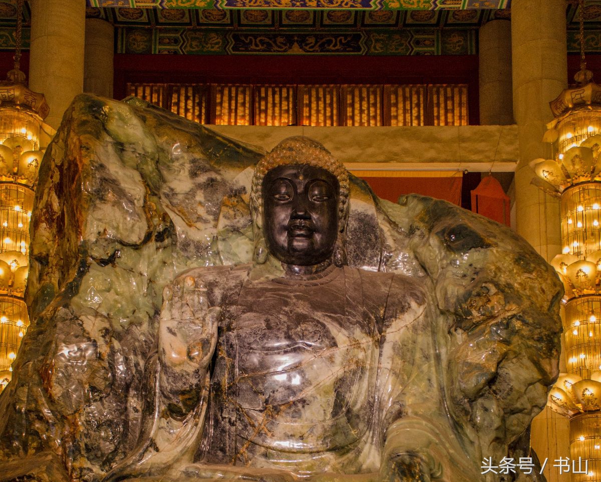 鞍山最大玉佛简介,辽宁鞍山最大的玉佛价值