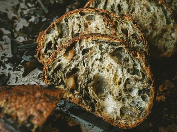 面包烘烤为何会回缩呢,面包的烘烤技巧