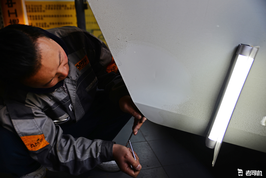 车身小凹陷有必要钣金喷漆吗,车门凹陷是钣金喷漆还是做无痕