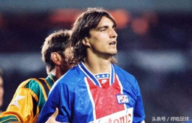 十大最强足球球星伊布,长发飘逸足球