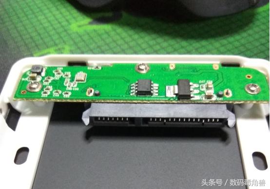 2.5寸硬盘怎么秒变移动硬盘,机械硬盘加个盒子变移动硬盘