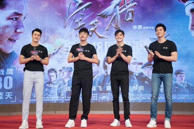 红海行动和战狼2同时上映,红海行动与战狼2相比