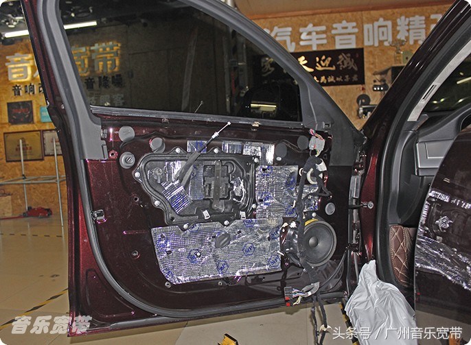 捷豹xj门板异响,捷豹xj门板喇叭发出滴滴声音