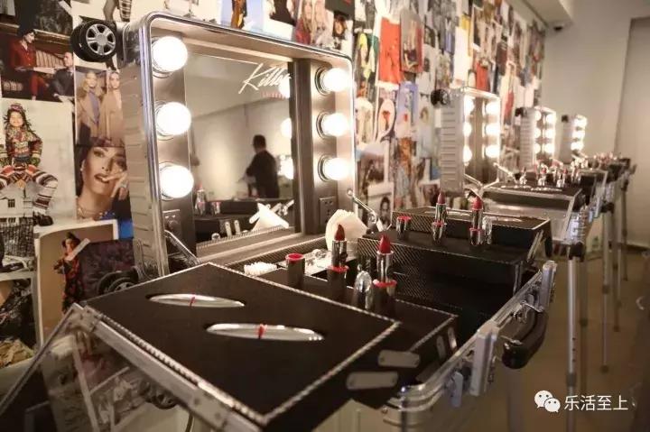 张国荣*用御**、为baby婚礼作设计的时尚教父，倾力做了一支杀手口红