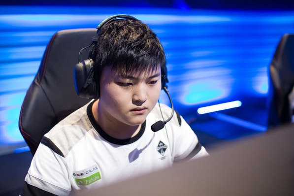 lol小花生退役,lol韩国小花生