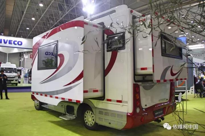 售价百万？大厨房+大床铺！配置奢华！这是你要的旗舰依维柯房车