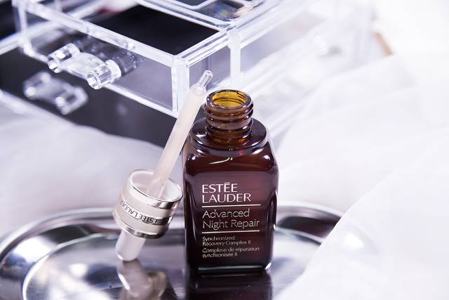 雅诗兰黛小棕瓶换哪种精华,雅诗兰黛小棕瓶配白泥