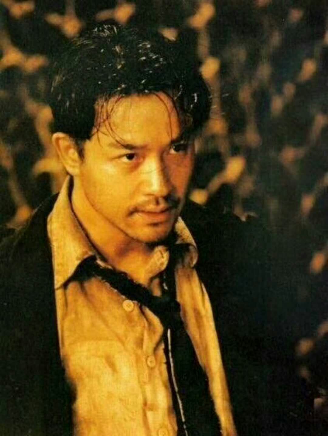 90后美妆店老板娘的日常,90后美妆网店小姐姐