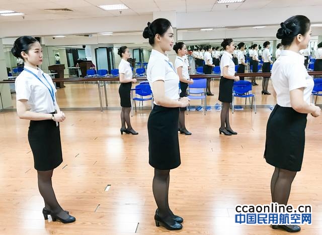 厦门航空首批台湾籍空姐上岗,厦航台籍青年就业千人计划实施中