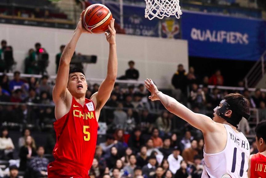 丁彦雨航3分集锦,孙铭徽和丁彦雨航谁厉害