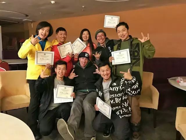 火热预定｜跟海盗帮畅滑，雪季不摔跤