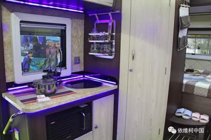 售价百万？大厨房+大床铺！配置奢华！这是你要的旗舰依维柯房车