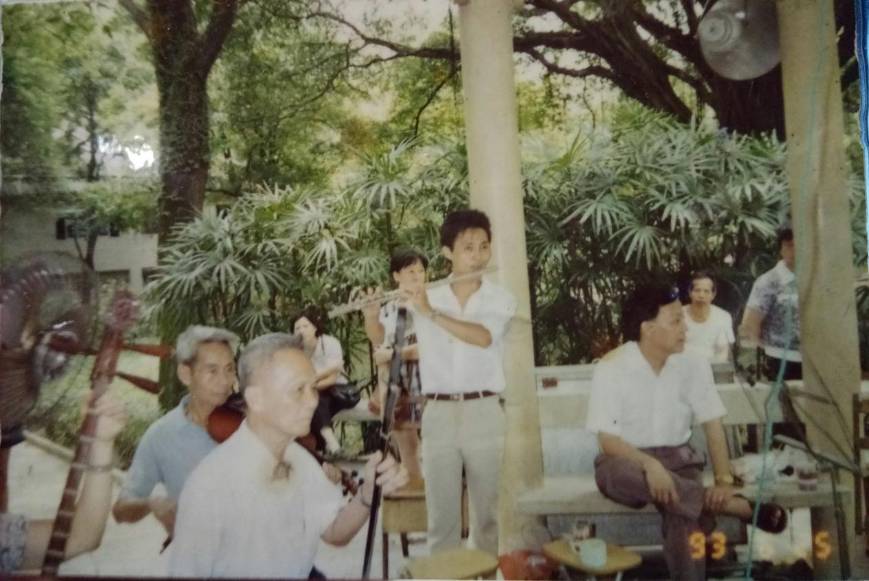 越秀｜情迷萨克斯：这个“无与伦比的风流乐器”是他最长情的伴侣