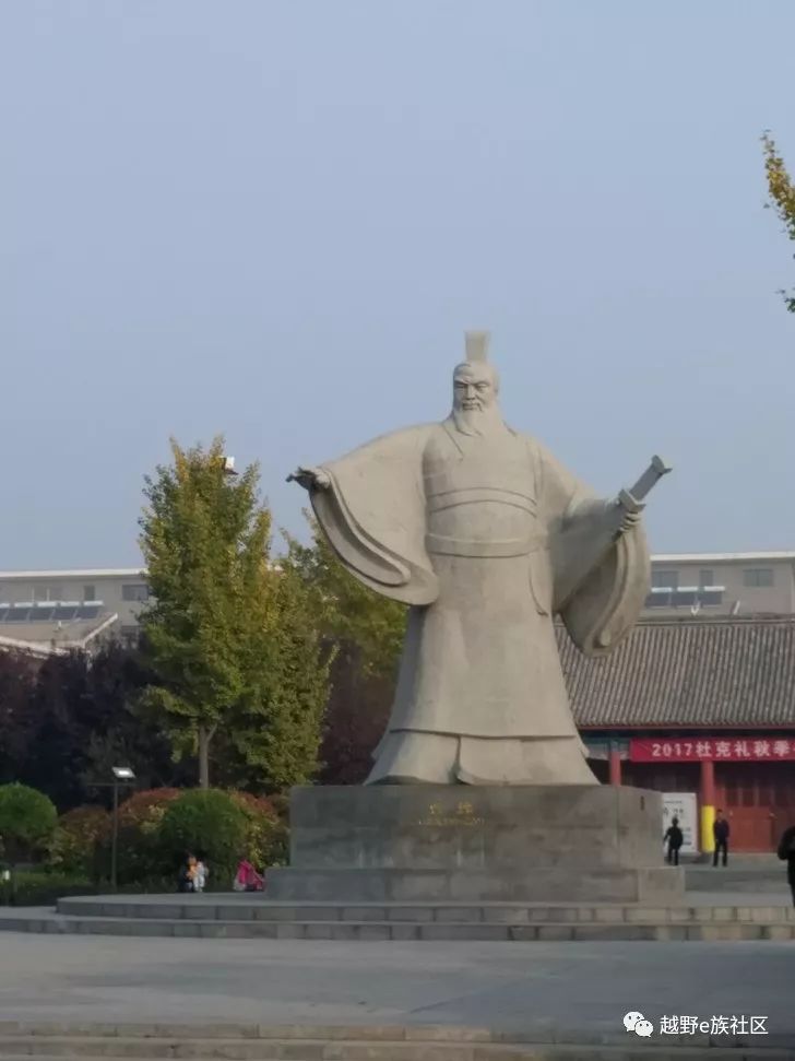 从瑞丽去畹町的路上,去畹町的路上