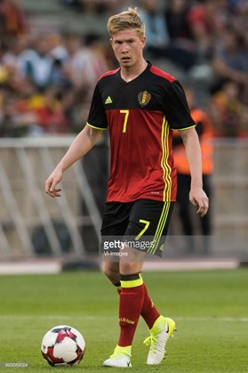 如何选择一款适合自己的足球鞋,哪款足球鞋好