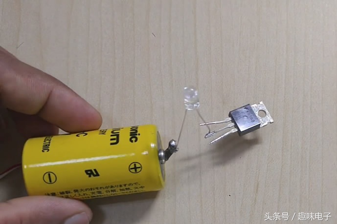 触摸开关的基础思路,简单的触摸开关电路图