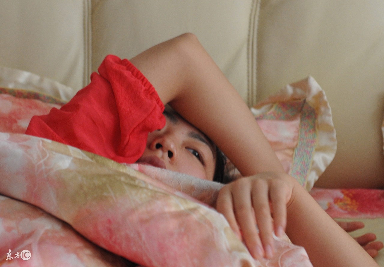 濂充汉璇曠鐢熷嚭鍙岃優鑳庡嵈绂诲澶姌,鍛借繍鎹夊紕濂充汉