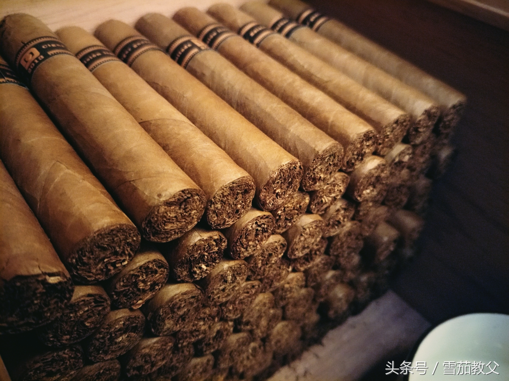 新手用什么样的雪茄保湿盒,新手雪茄盒的保湿盒怎么用