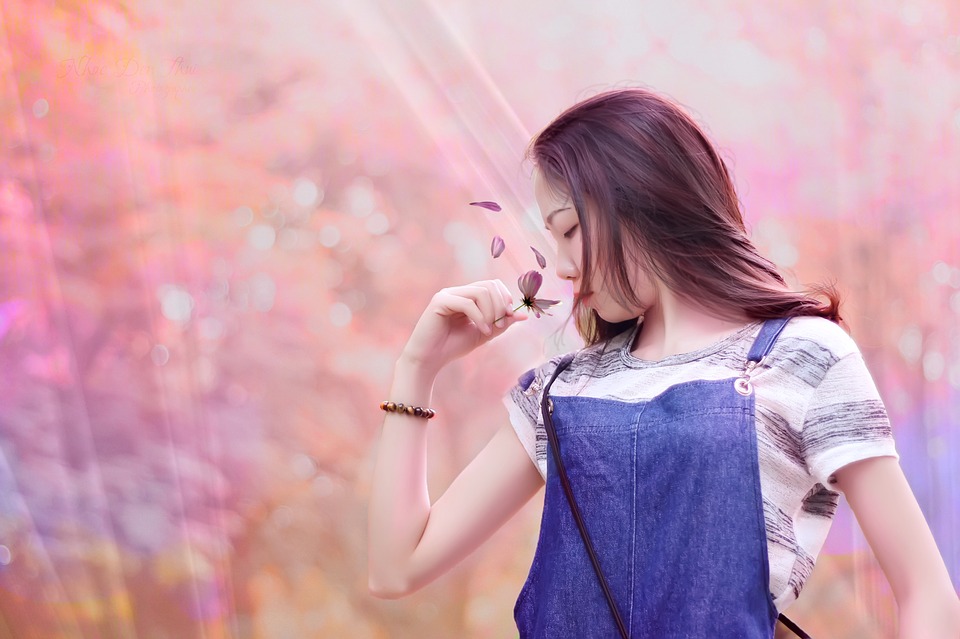 小说：她成新宠，欺负她的人总裁一个不放过，助理感叹：红颜祸水