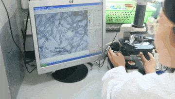 半夜哄孩子入睡,睡觉不老实的宝宝选择什么睡袋