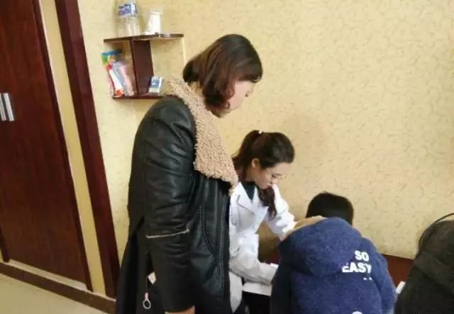 脑瘫儿童爱心公益活动,关爱困境妇女儿童基金募捐倡议书