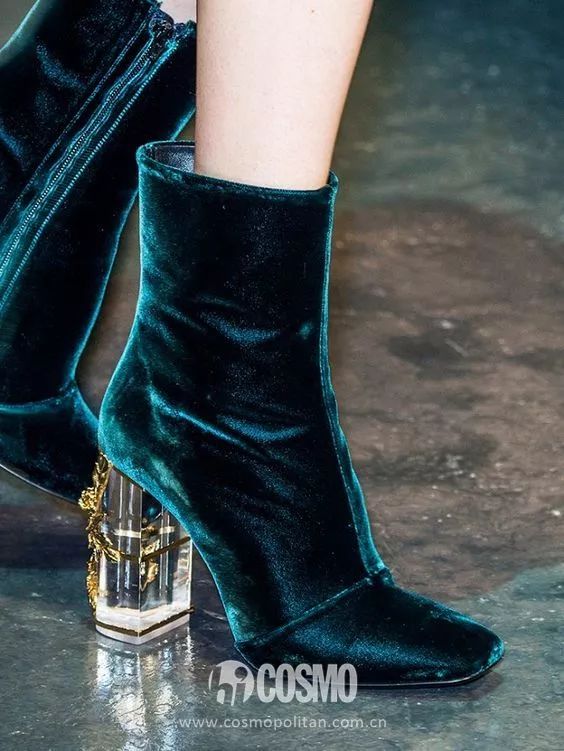 时髦办｜看厌了基础款丝绒短靴的我还能作什么妖？