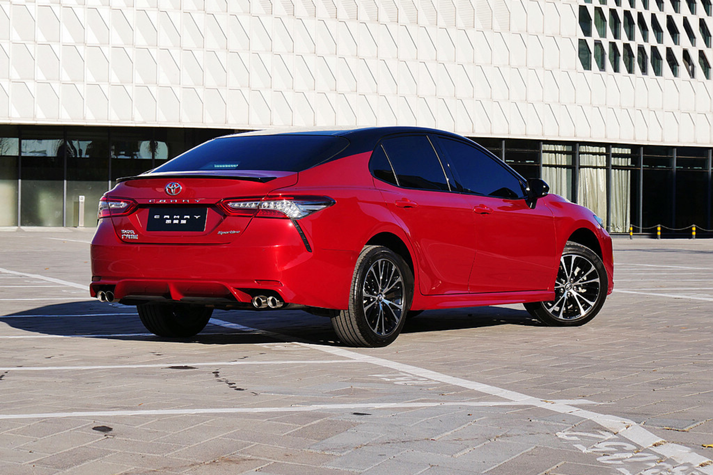 凯美瑞阿特兹雅阁三辆车哪个更好,凯美瑞雅阁迈腾天籁阿特兹怎么选