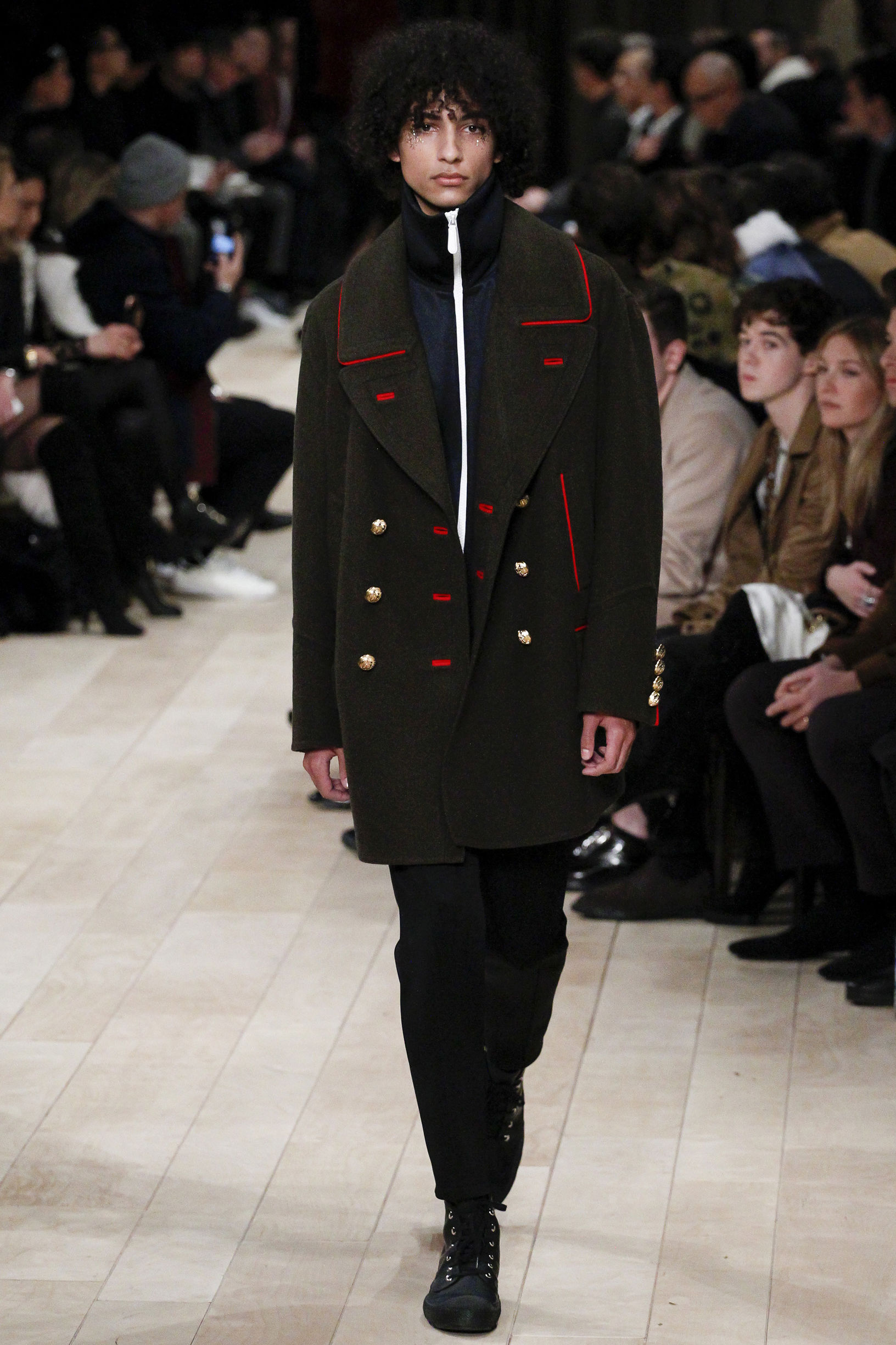 burberry男装街拍,burberry新季迷惑时尚单品男装