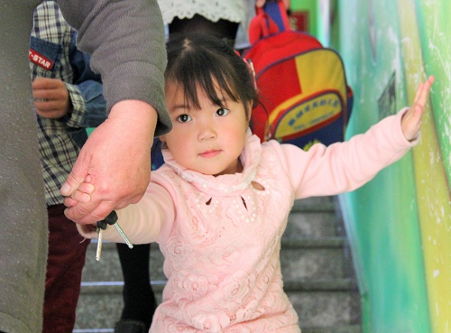 在快乐中成长的孩子,在快乐中学习在学习中成长