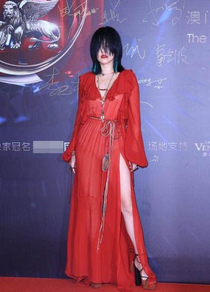 范冰冰花朵礼服张馨予,范冰冰张馨予电视剧全集