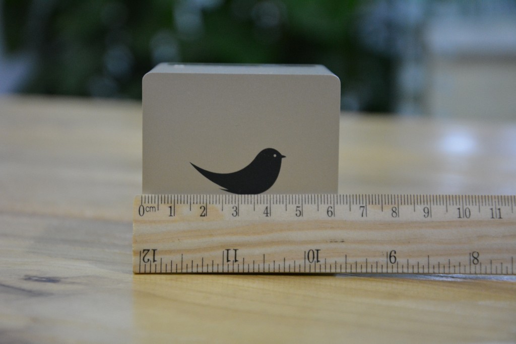 巴掌大的电脑主机,能玩英雄联盟—Sparo迷你主机测评