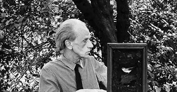 她是草间弥生，幻想症患者，也是世界著名前卫艺术家