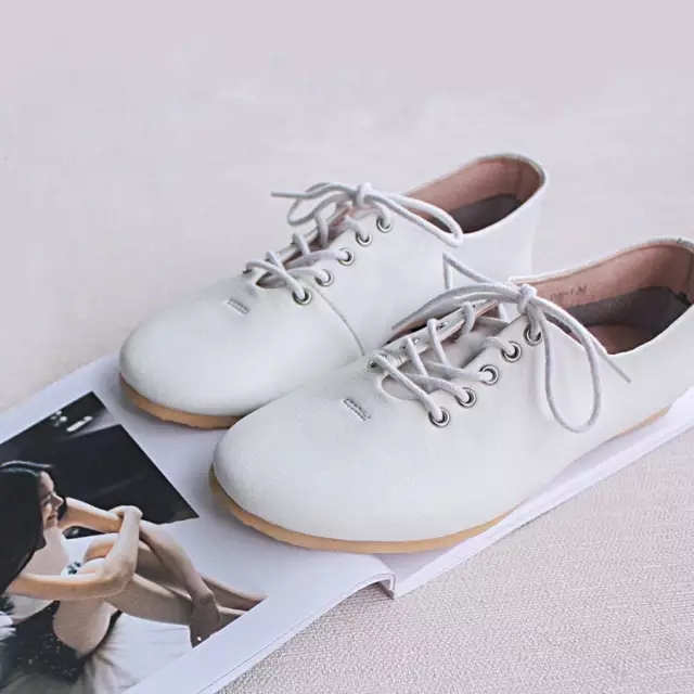 再红红不过小白鞋