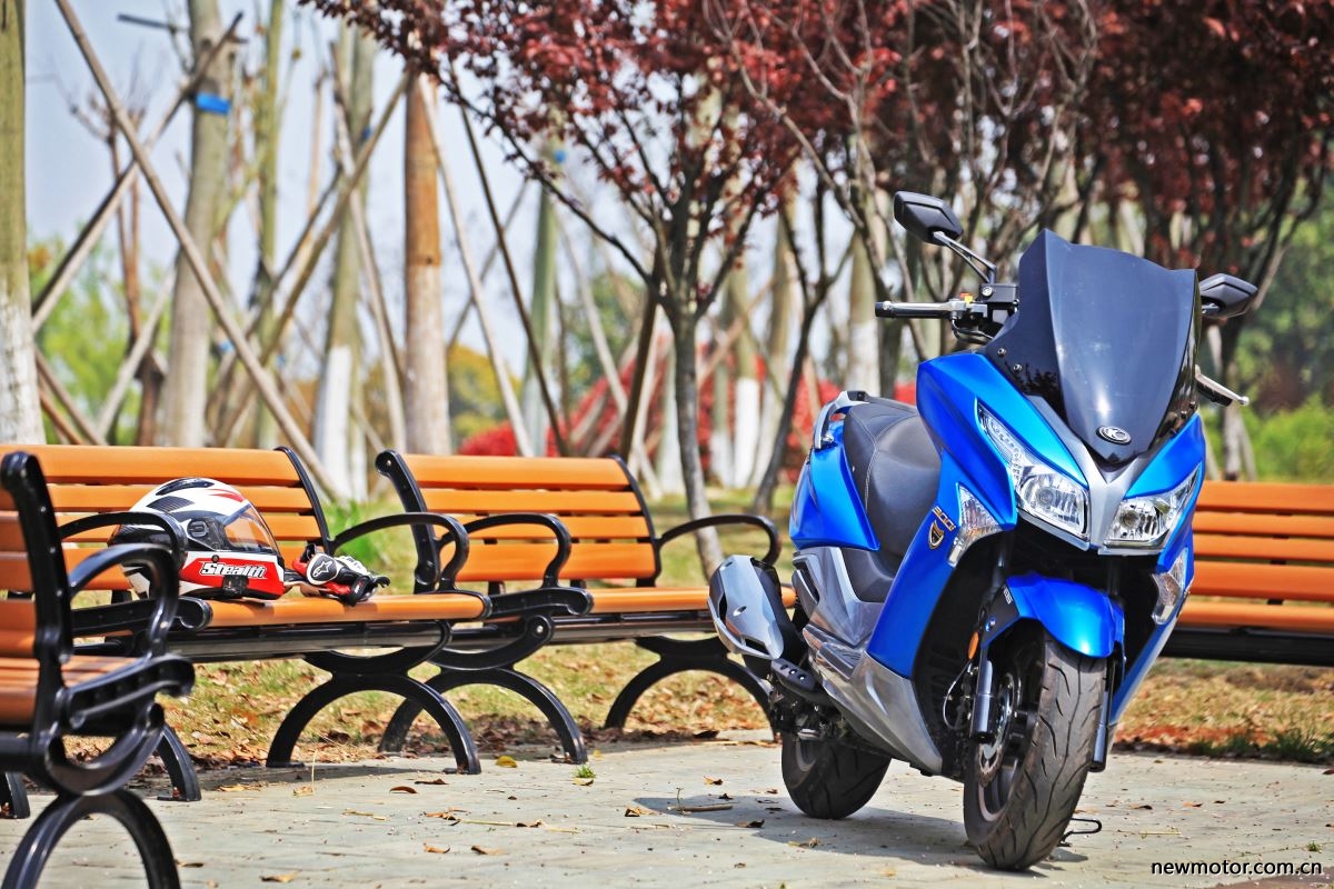 光阳赛艇300测评,牛摩测评赛科龙