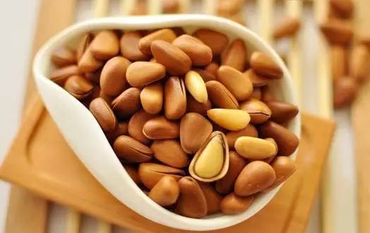 常吃这8种坚果有惊人的效果,震惊这些食物竟然致癌