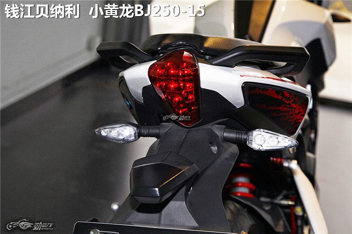 全民跑山时代的入门利器——两款250级别的合资街车