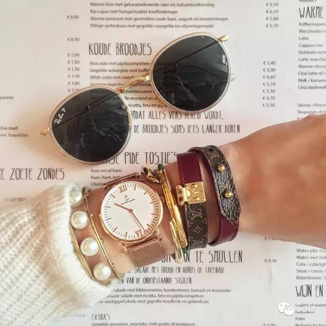 18万左右的名表,1500元左右的dw手表