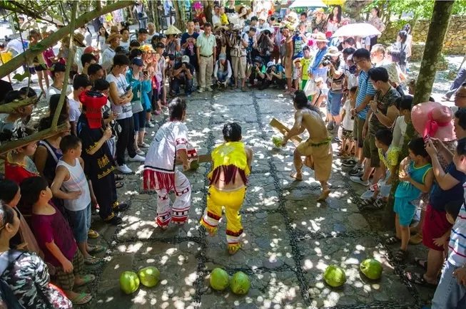 北方人第一次来三亚吃海鲜,一个人在三亚吃海鲜自助