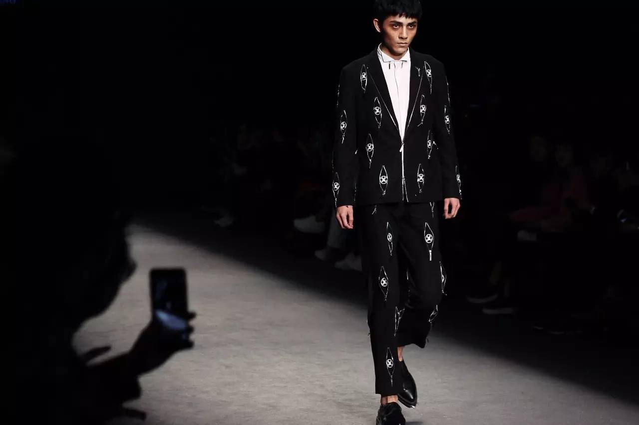 本地潮牌崛起！在深圳时装周上的品牌都出乎意料地好看哦