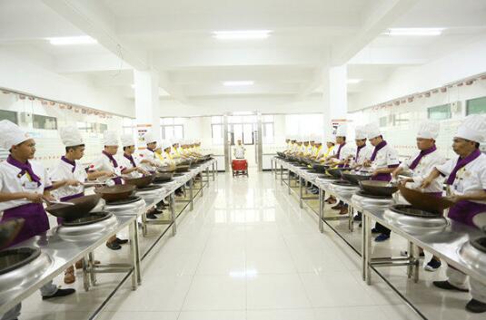 海南新东方烹饪技工学校在哪里,新东方厨师培训学校