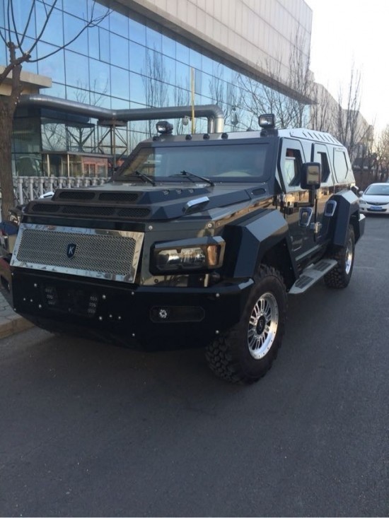 傻傻分不清！这辆1500万的越野车太过霸气，吓退洗车工