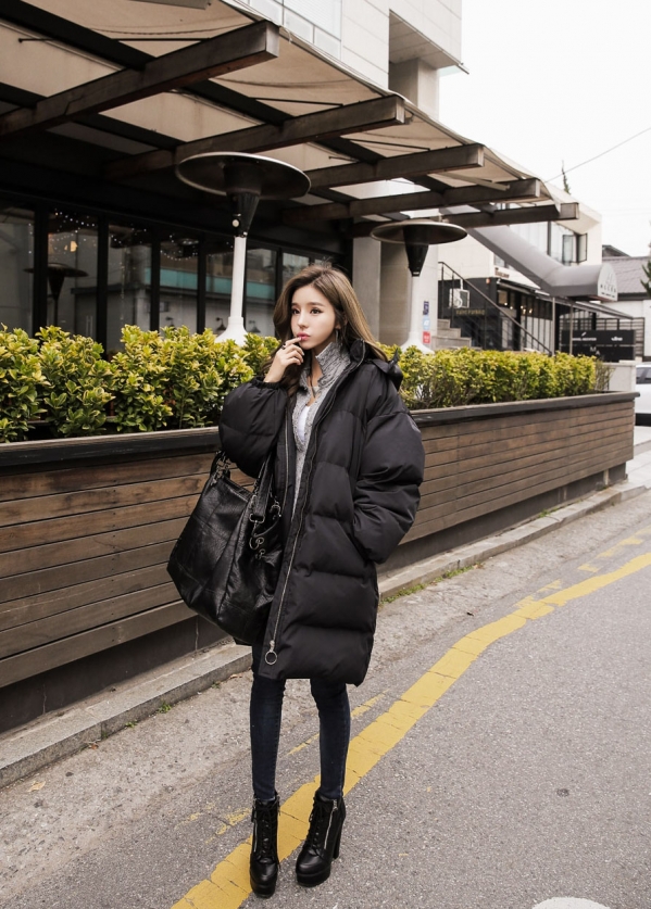 黑色棉袄内搭什么颜色毛衣好看,黑色棉袄内搭什么毛衣