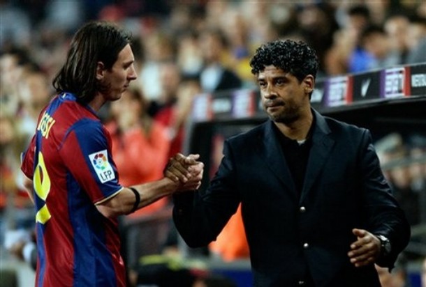 梅西致敬布斯克茨,梅西梦二王朝