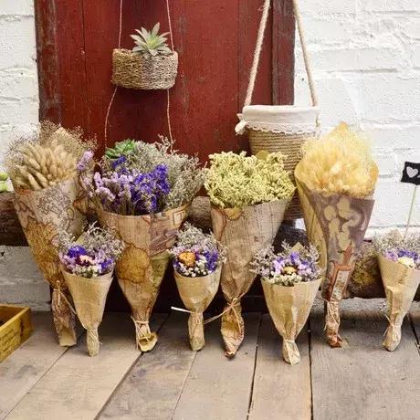 怎么把鲜花做成标本不会枯萎,透明树脂胶怎么制作鲜花标本