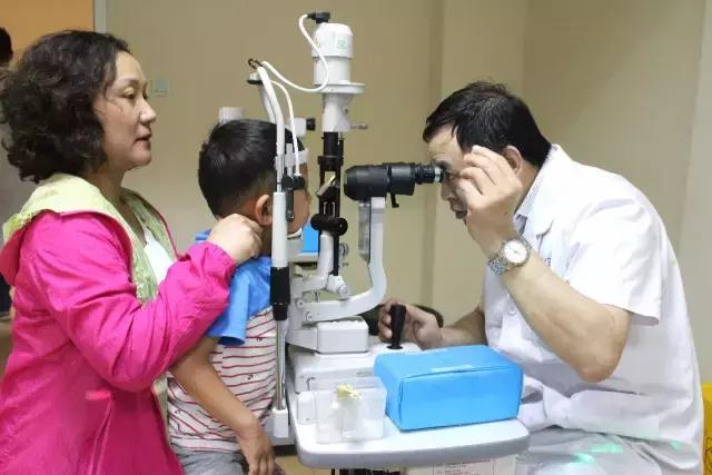 做完斜视手术眼睛红多久,成人斜视手术会反弹吗