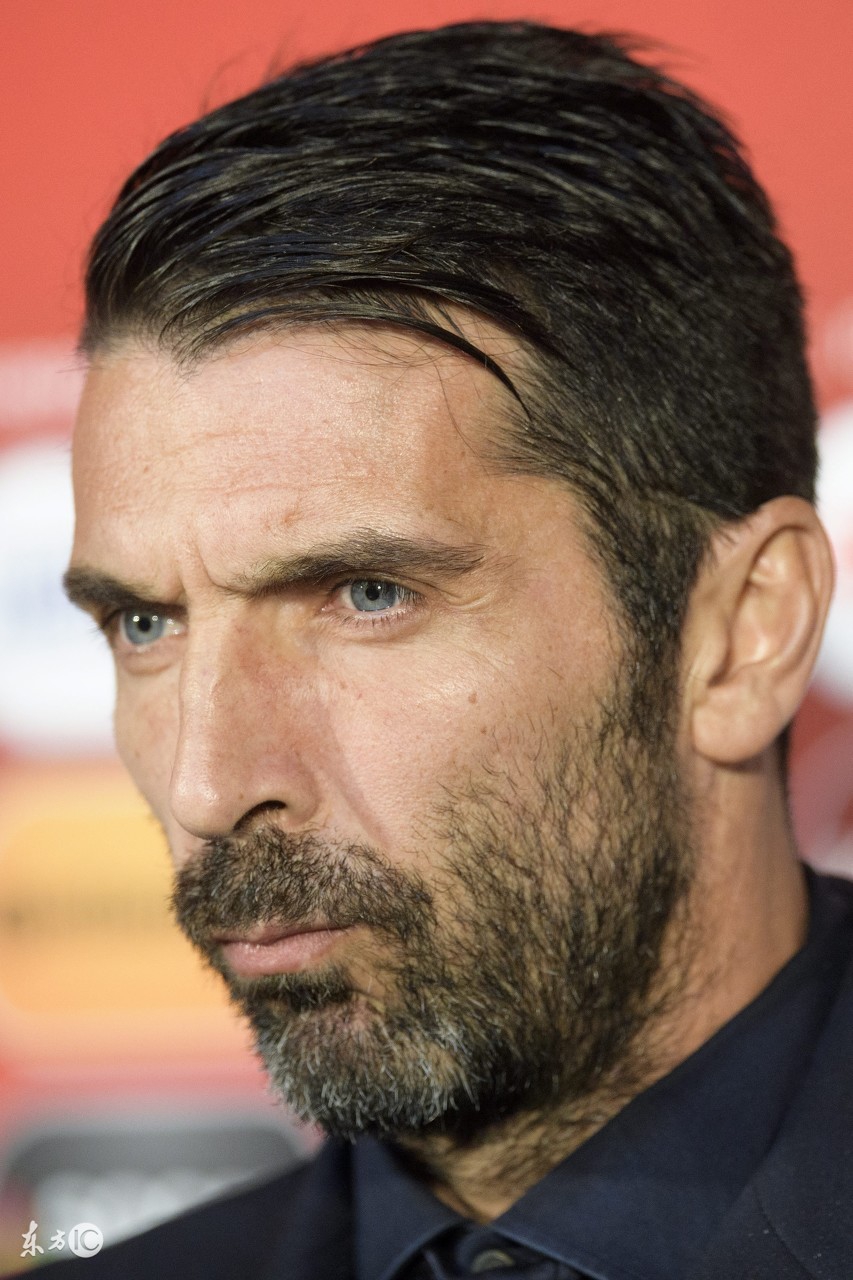 诺伊尔依旧是最佳门将,皇马门神诺伊尔